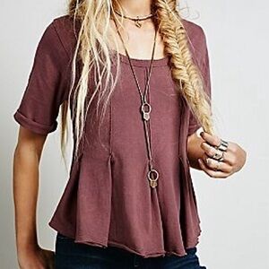 • Free People We The Free Drifter Pleated Peplum Tee in Washed Raisin •